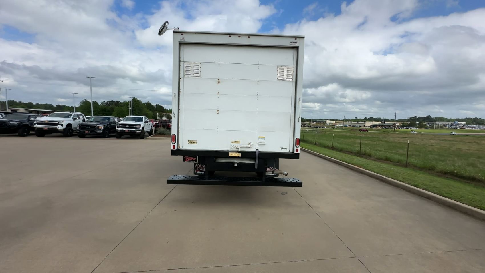 Used 2019 Chevrolet Express 3500 RWD image 5