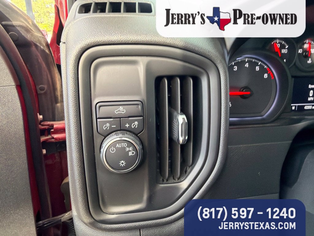 Used 2020 Chevrolet Silverado 1500 Custom w/ Custom Value Package RWD image 13