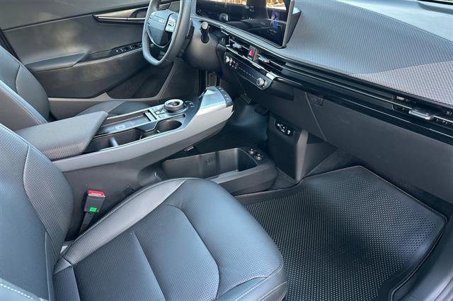 New 2025 Kia EV6 Wind RWD image 17