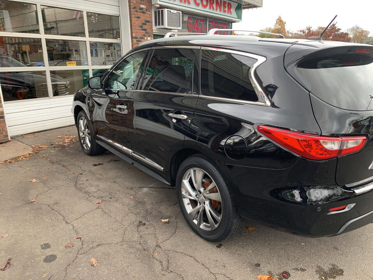 Used 2014 INFINITI QX60 AWD w/ Deluxe Touring Package image 12