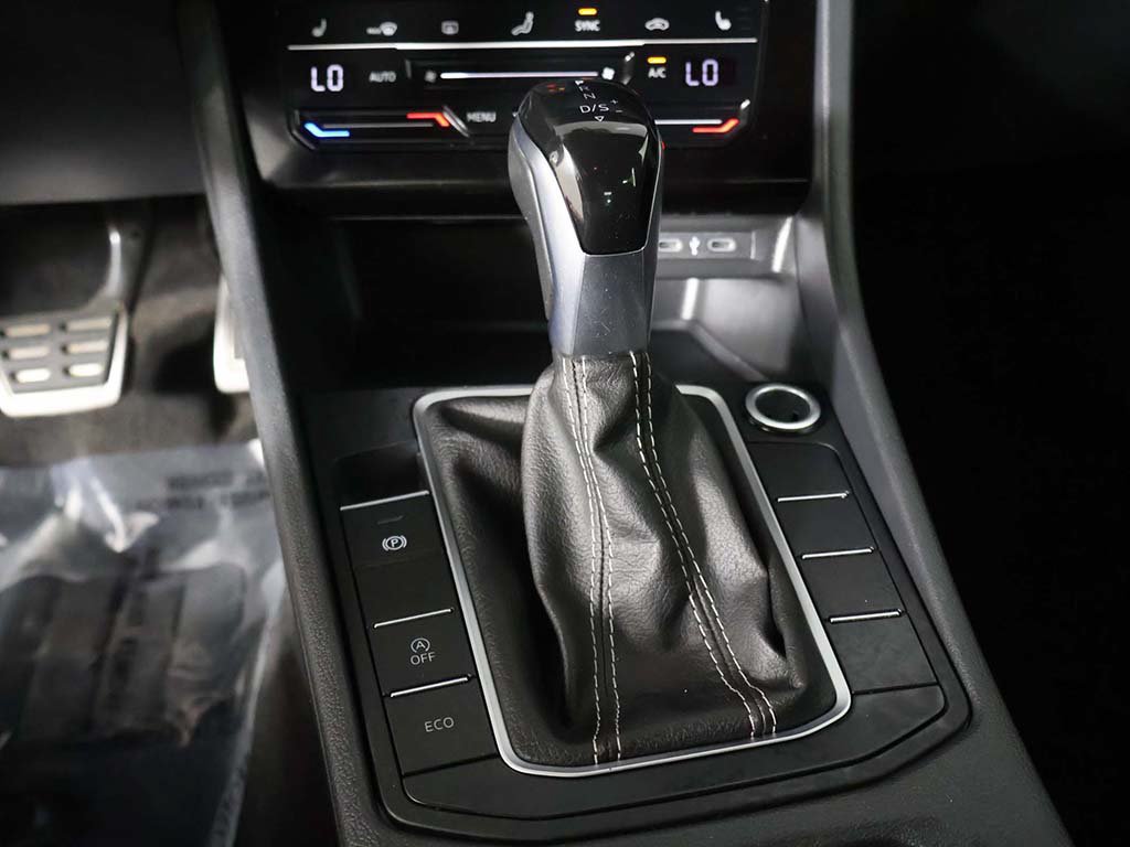 Used 2025 Volkswagen Jetta Sport FWD image 44