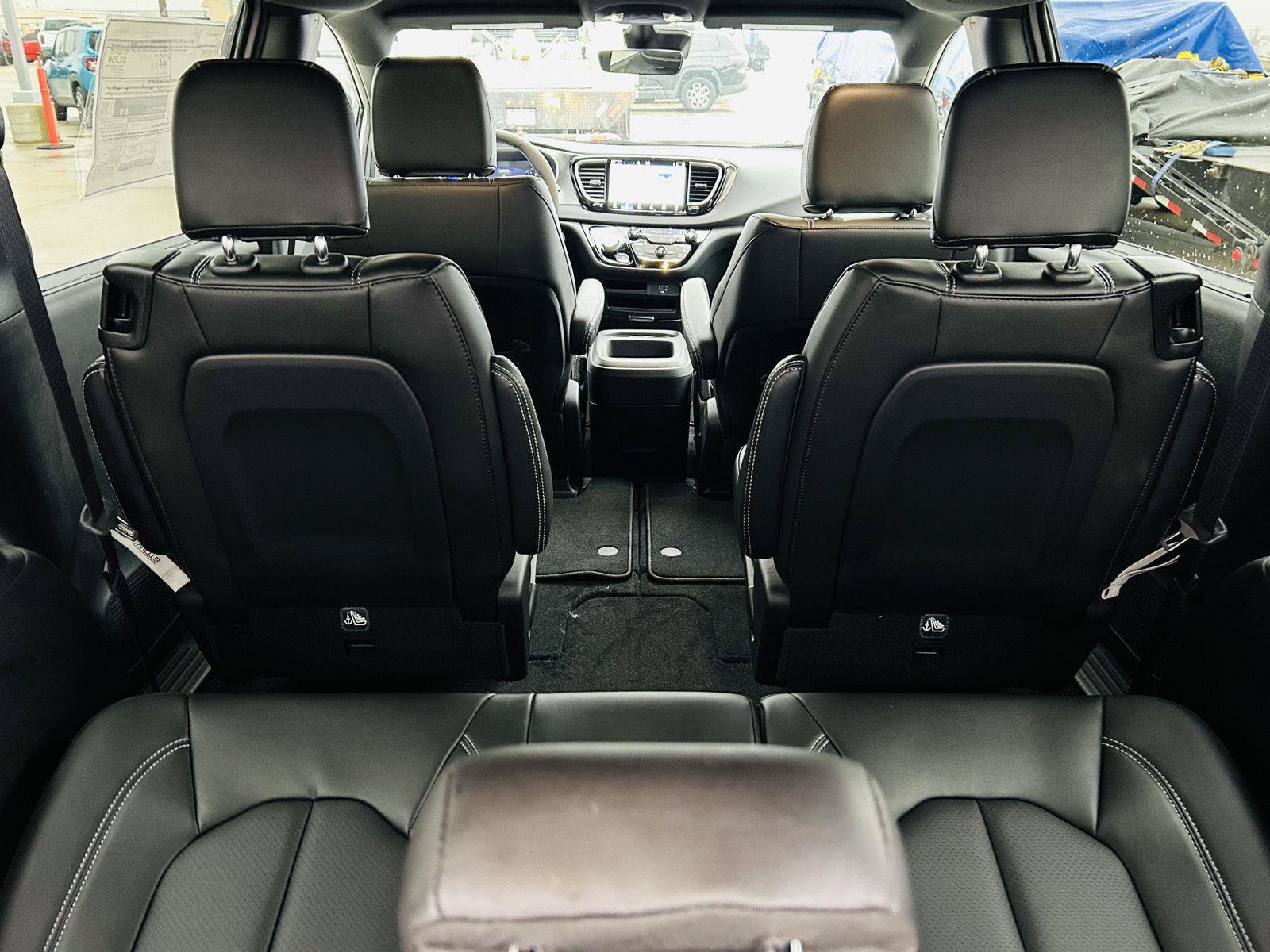New 2026 Chrysler Voyager LX FWD image 28