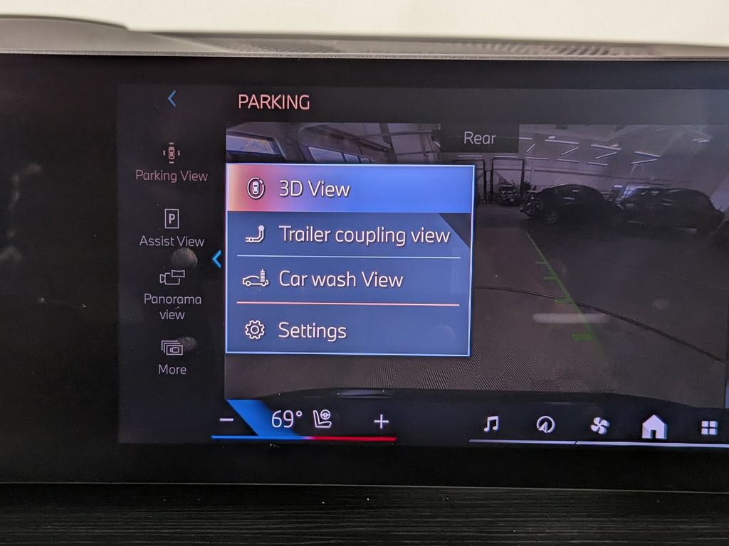 Used 2026 BMW X7 xDrive40i w/ M Sport Package AWD/4WD image 28