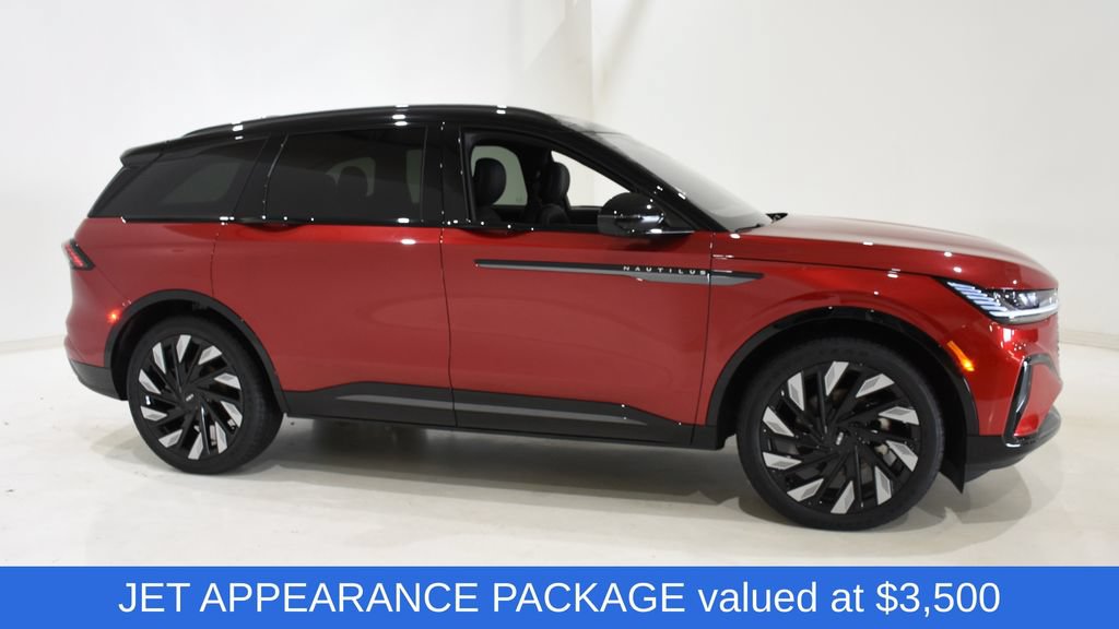 Used 2025 Lincoln Nautilus Reserve w/ Jet Appearance Package AWD/4WD image 3