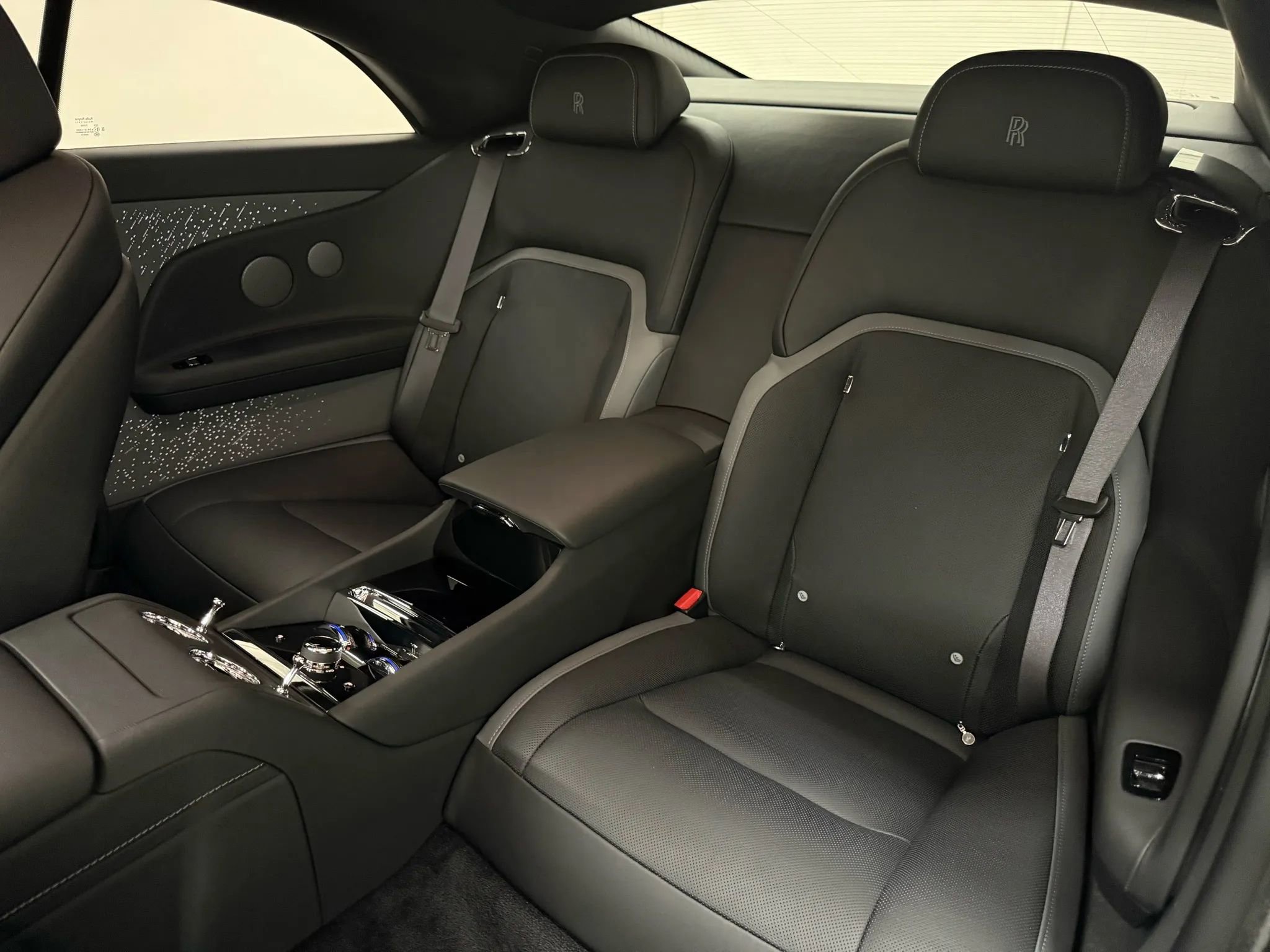 Used 2025 Rolls-Royce Spectre image 12