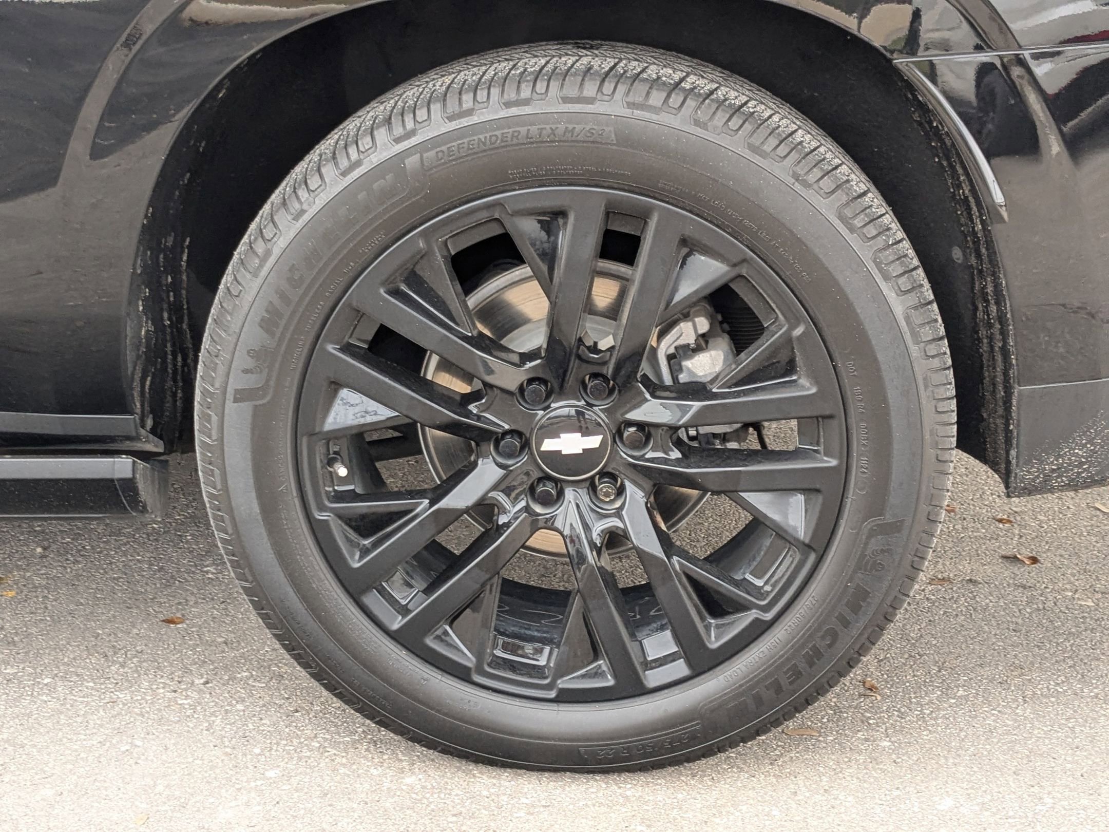 Used 2023 Chevrolet Suburban High Country w/ Advanced Technology Package image 27