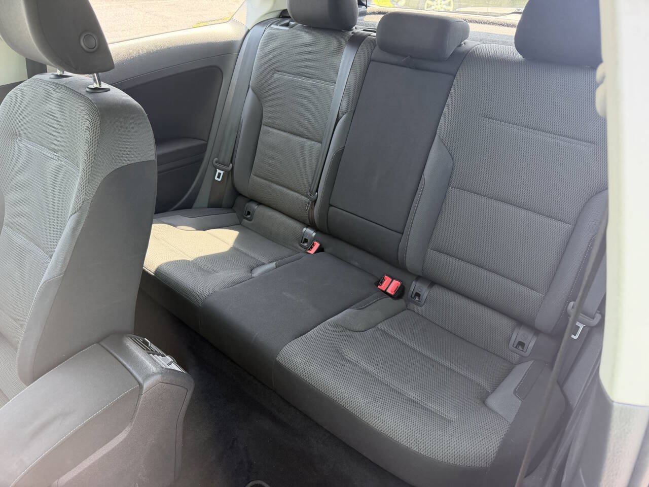 Used 2015 Volkswagen Golf Launch Edition FWD image 12