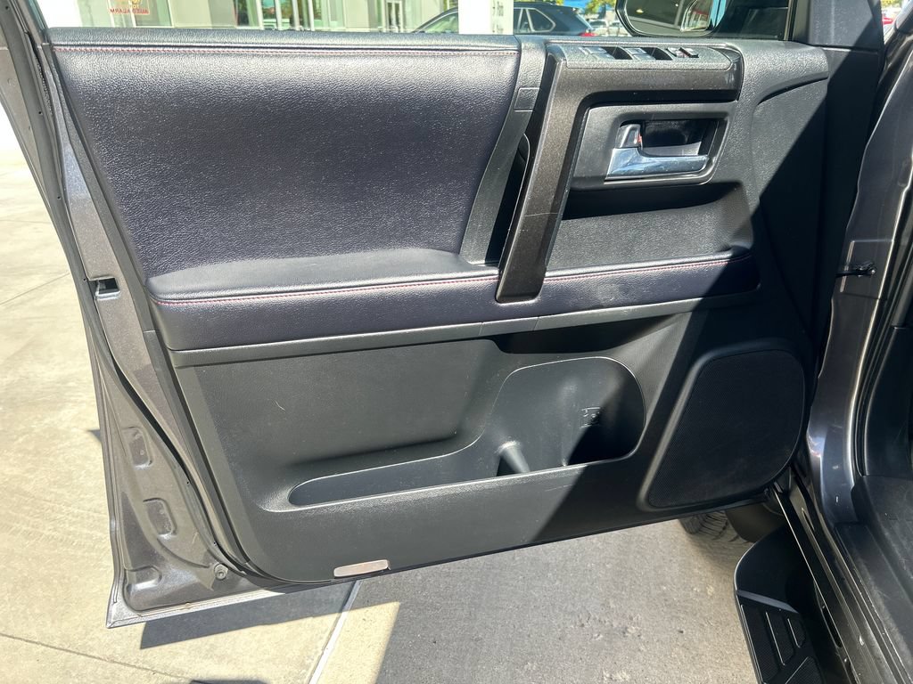 Certified 2020 Toyota 4Runner TRD Off-Road AWD/4WD image 11