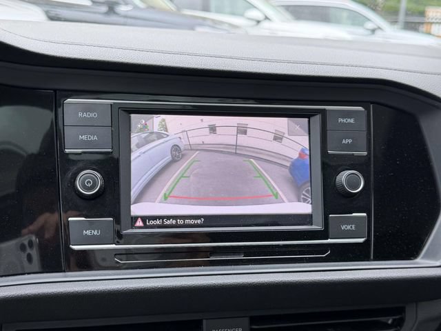 Certified 2023 Volkswagen Jetta SE w/ Panoramic Sunroof Package FWD image 30