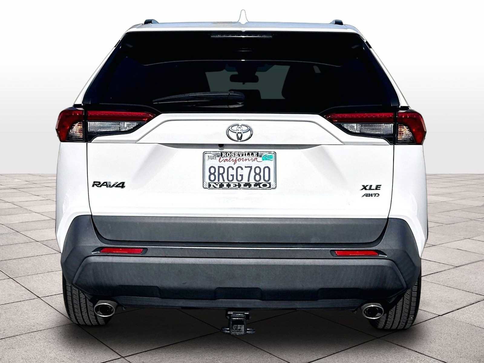 Used 2019 Toyota RAV4 XLE AWD/4WD image 7