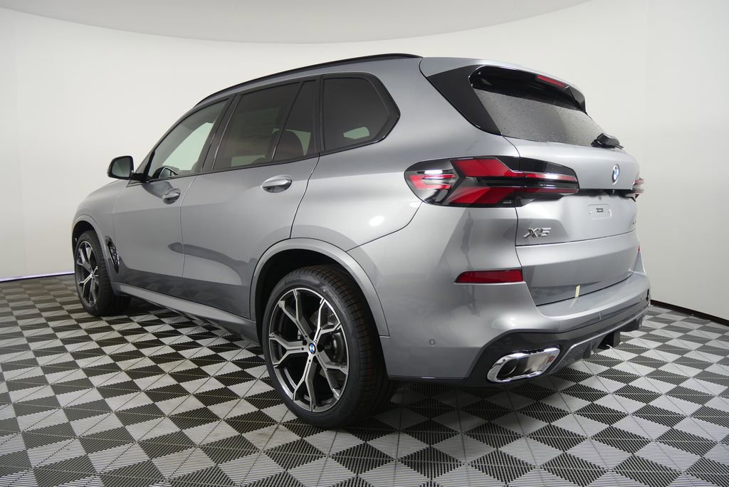 Used 2026 BMW X5 xDrive40i w/ M Sport Package image 5
