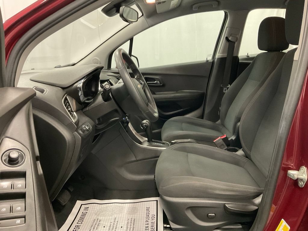 Used 2017 Chevrolet Trax LS FWD image 4