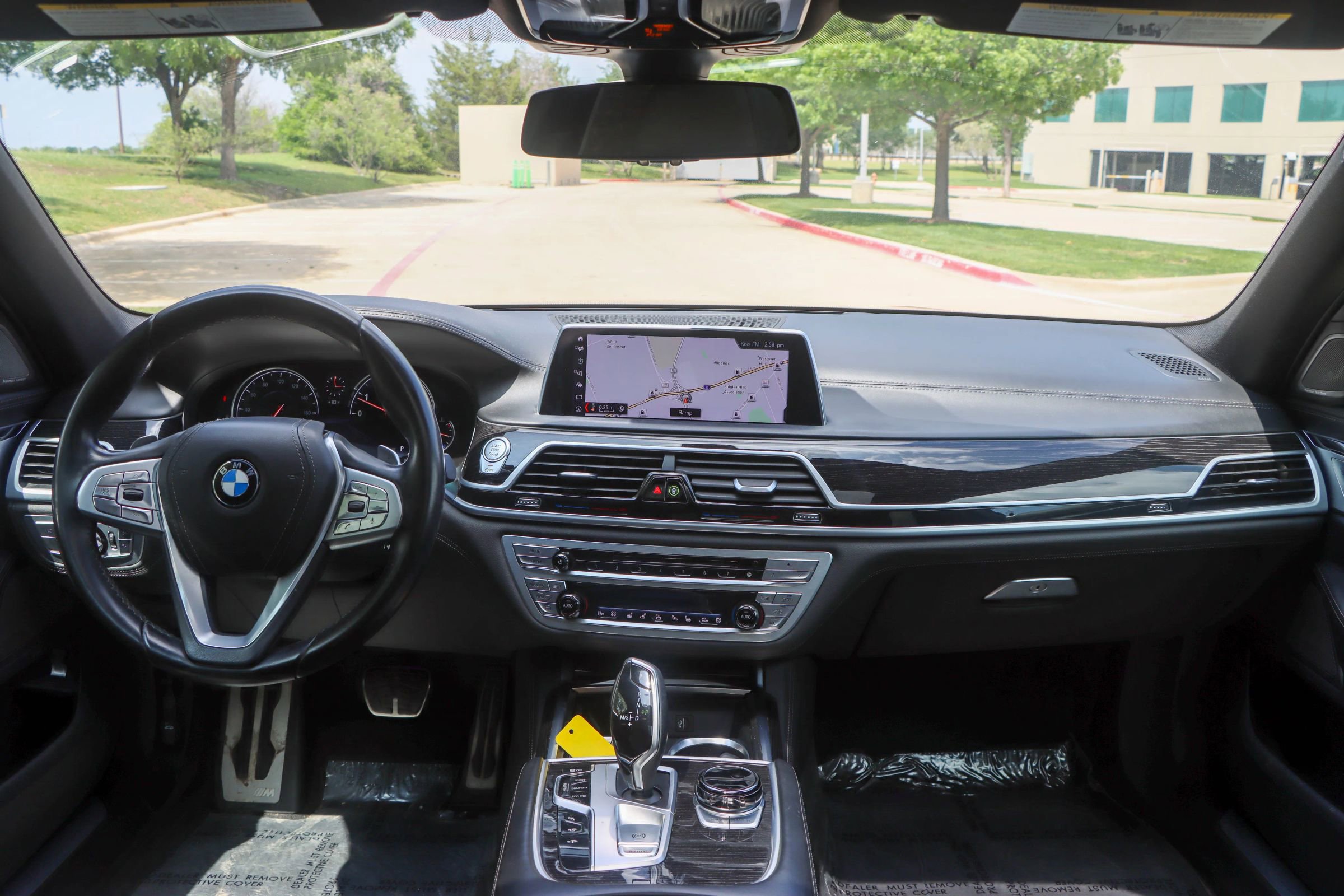 Used 2019 BMW 750i w/ Executive Package RWD image 27