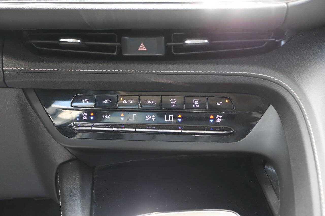 Used 2022 Buick Envision Avenir w/ Technology Package II AWD/4WD image 21