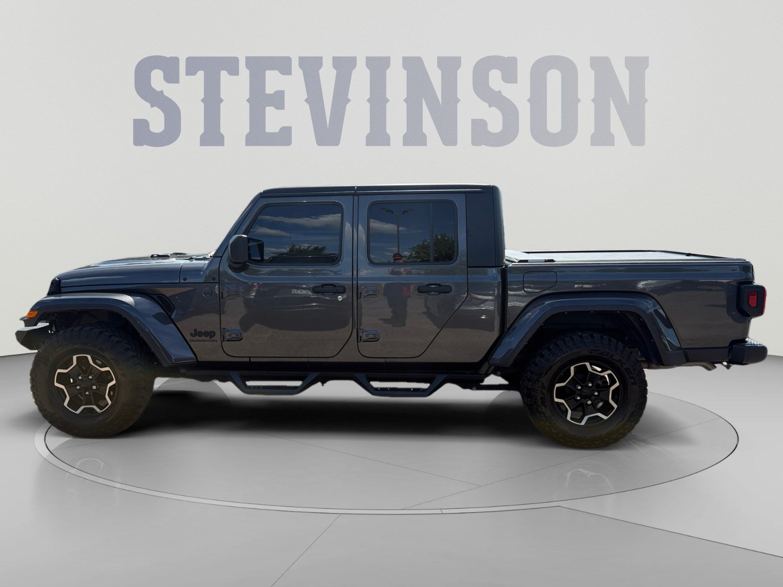 Used 2022 Jeep Gladiator Sport AWD/4WD image 2