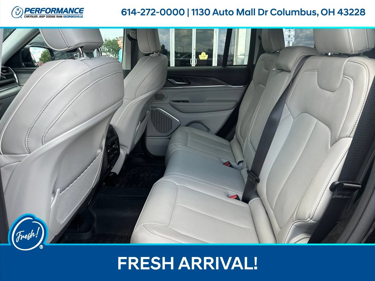Used 2023 Jeep Grand Cherokee Overland AWD/4WD image 13
