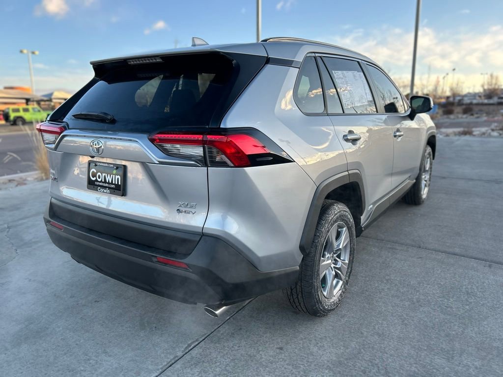Used 2025 Toyota RAV4 XLE image 5
