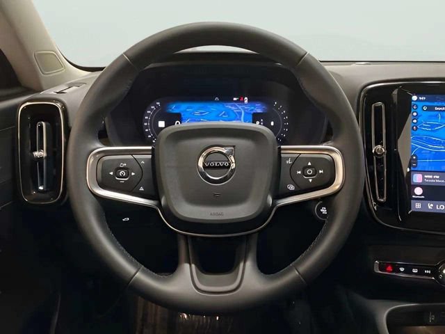 Used 2025 Volvo XC40 B5 Plus AWD/4WD image 13