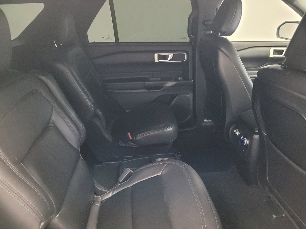 Used 2020 Ford Explorer XLT w/ Comfort Package AWD/4WD image 19