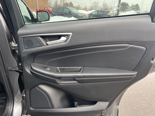 Used 2024 Ford Edge Titanium image 13