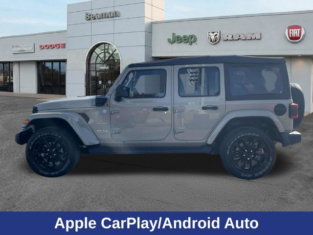 Used 2022 Jeep Wrangler Unlimited Sahara AWD/4WD image 4