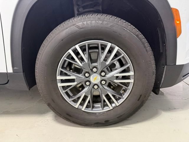 Used 2026 Chevrolet Traverse LT w/ Driver Confidence Package FWD image 32