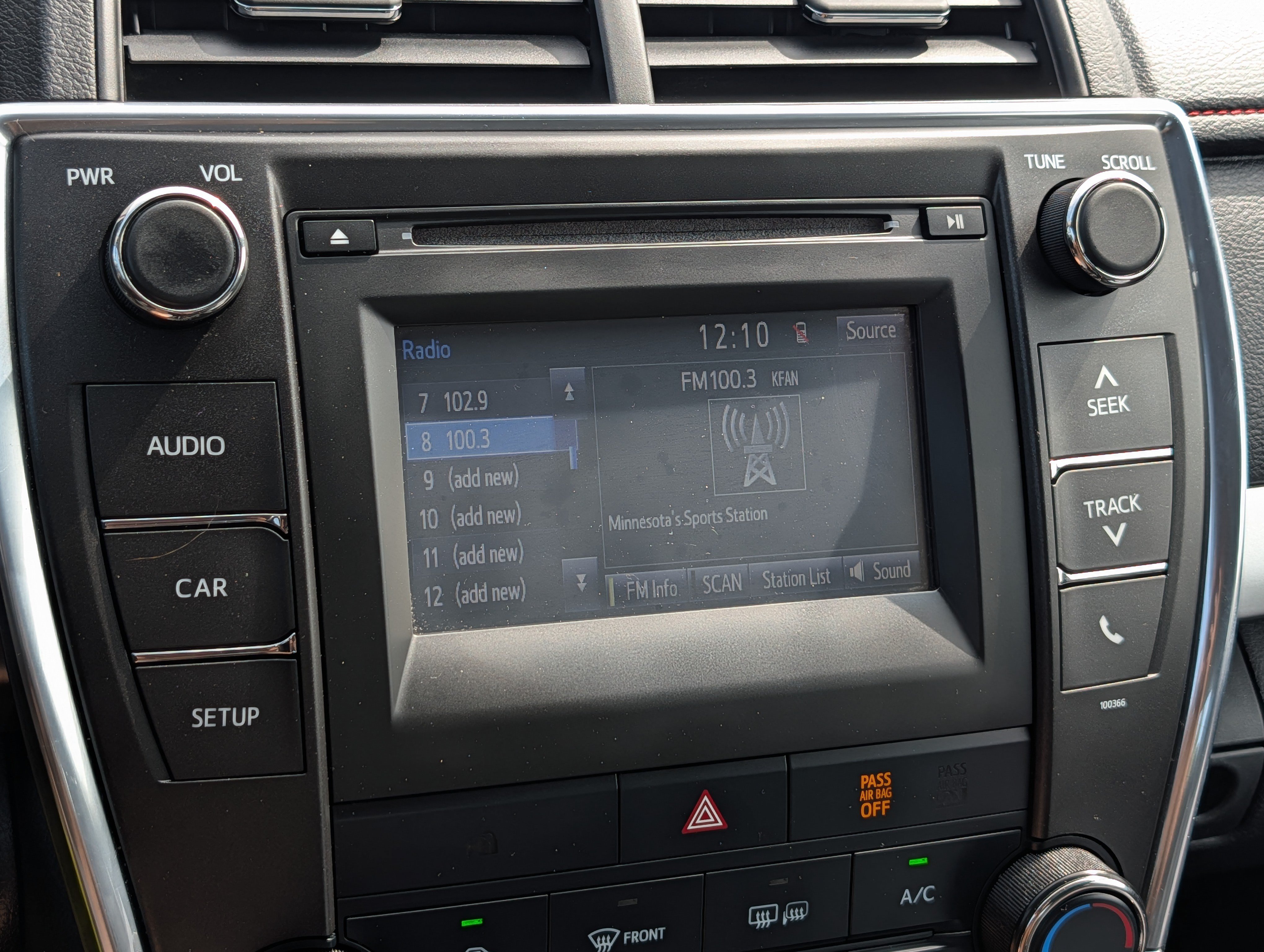 Used 2015 Toyota Camry SE FWD image 22
