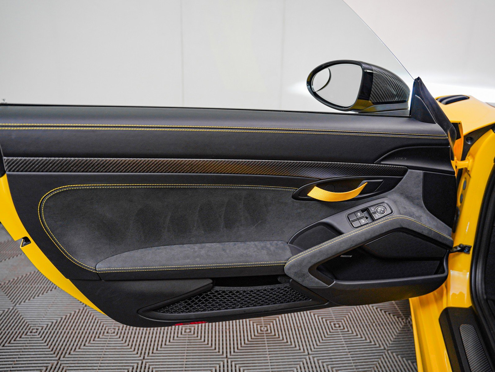 Used 2025 Porsche 718 Boxster Spyder RS image 28