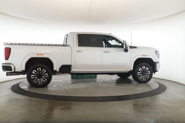 Used 2025 GMC Sierra 3500 Denali Ultimate AWD/4WD image 6