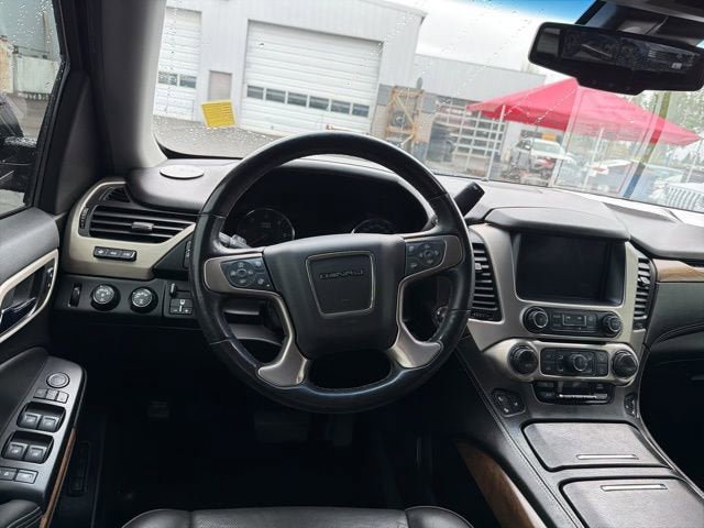 Used 2019 GMC Yukon Denali w/ Denali Ultimate Package AWD/4WD image 13