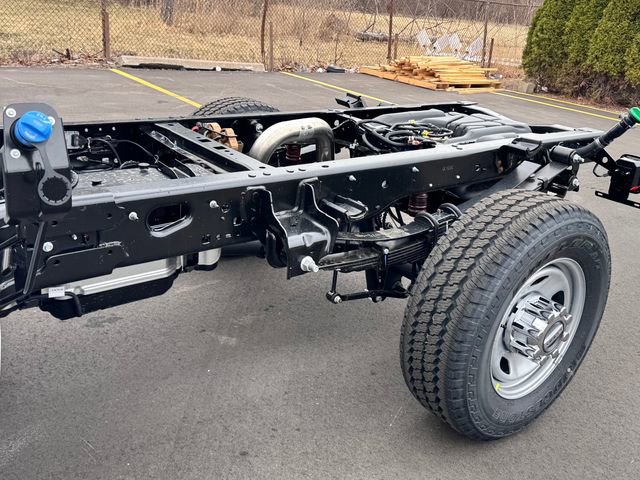 New 2025 Ford F350 XL w/ XL Chrome Package image 9