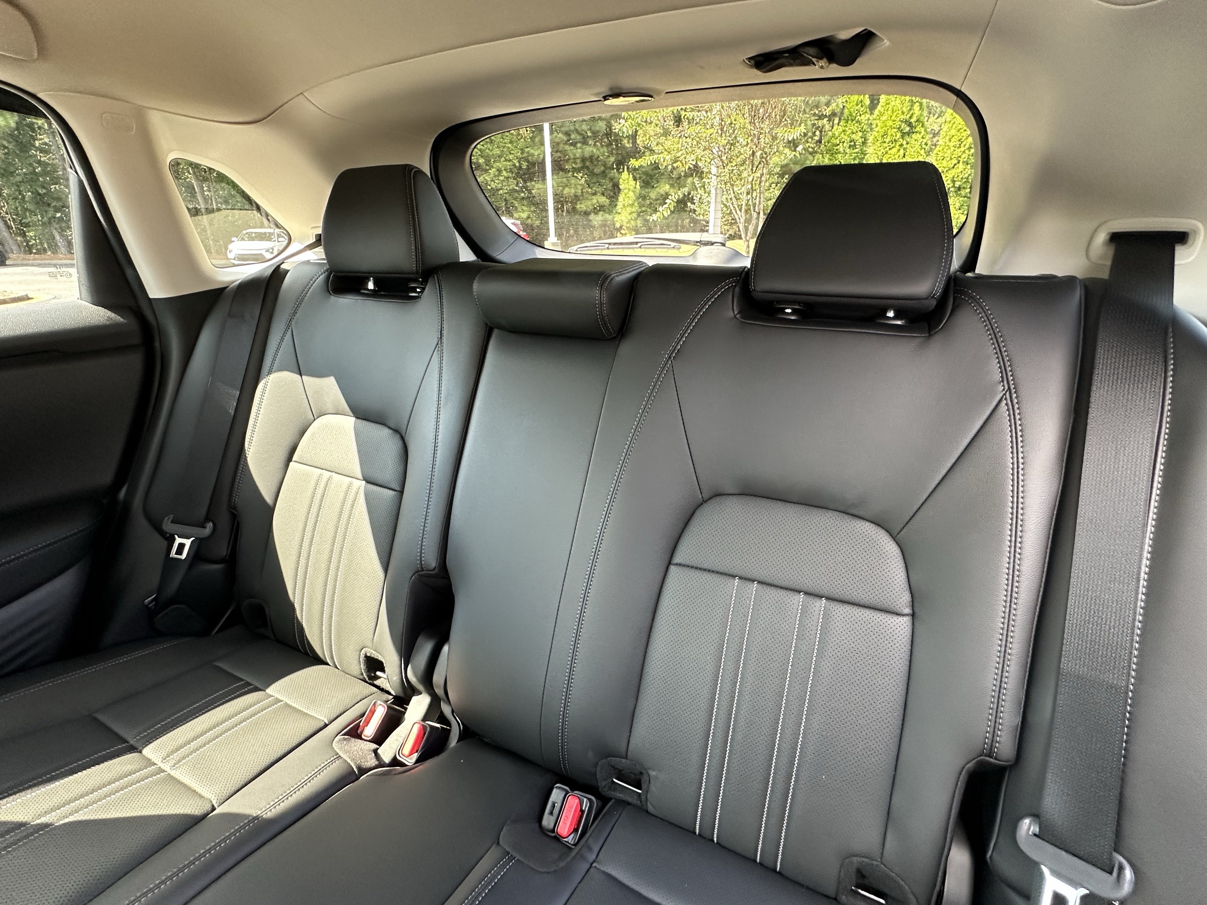 Used 2025 Honda HR-V EX-L image 10