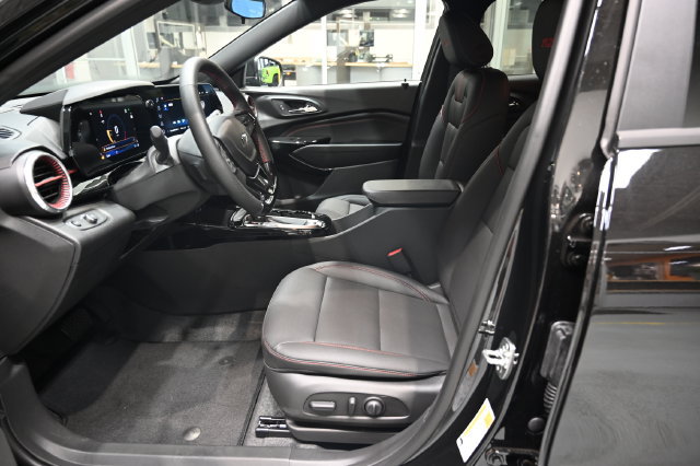 New 2026 Chevrolet Trax RS w/ Driver Confidence Package FWD image 9