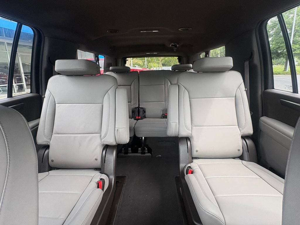 New 2026 Chevrolet Suburban LT w/ Comfort Package AWD/4WD image 13