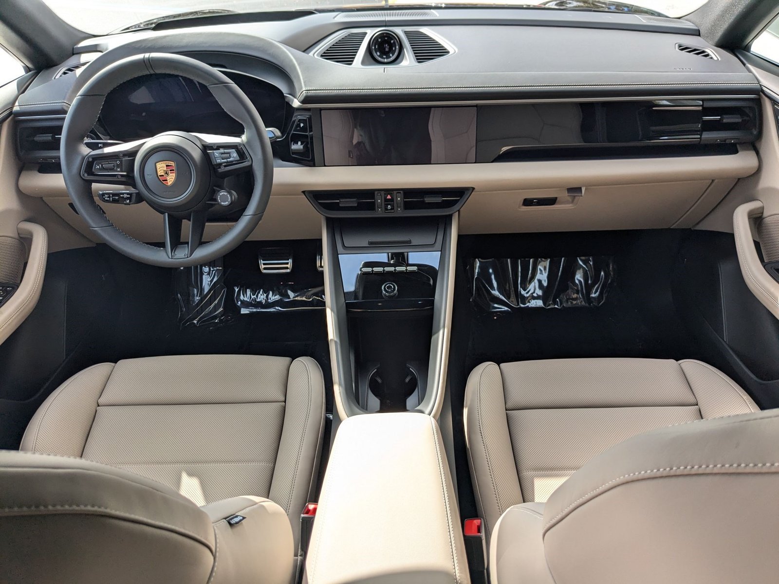 New 2025 Porsche Macan 4S Electric AWD/4WD image 22