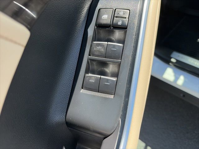 Used 2023 Toyota Highlander Limited image 11