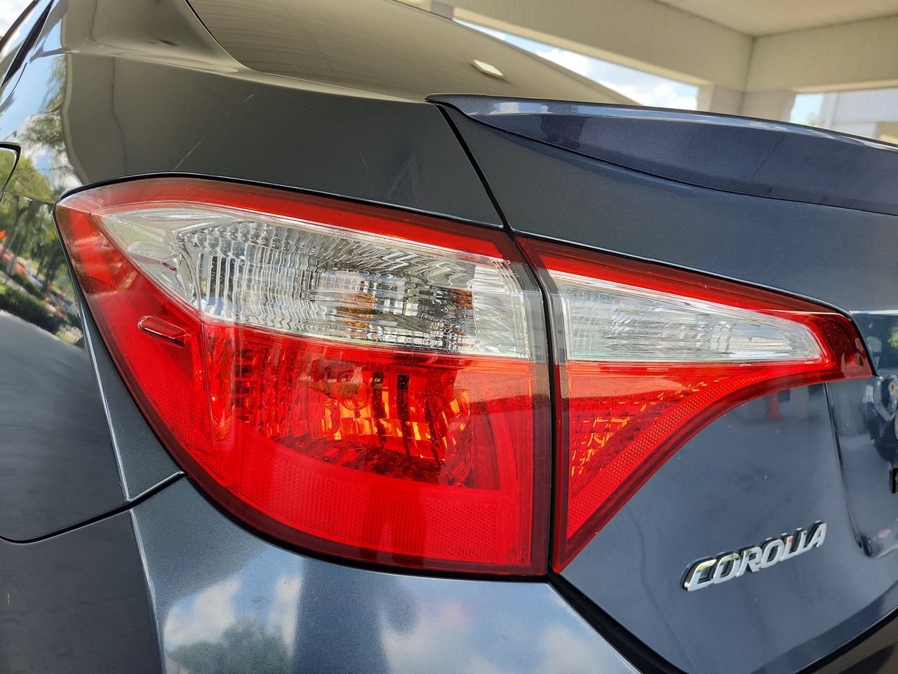 Used 2015 Toyota Corolla S FWD image 31