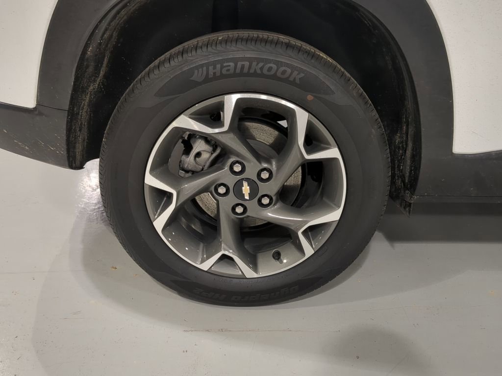 Used 2024 Chevrolet Trax LT w/ LT Convenience Package image 8