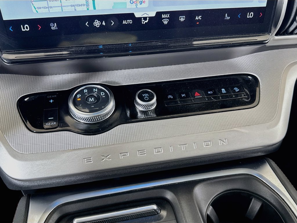 Used 2025 Ford Expedition Active AWD/4WD image 21
