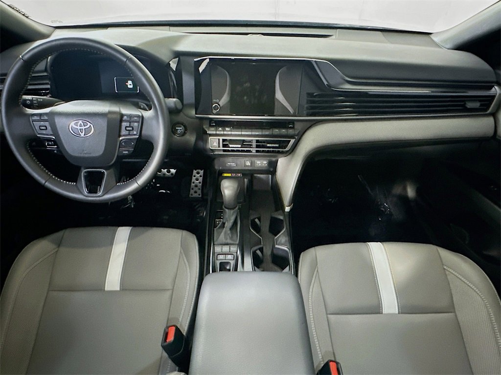 Used 2025 Toyota Camry SE image 16