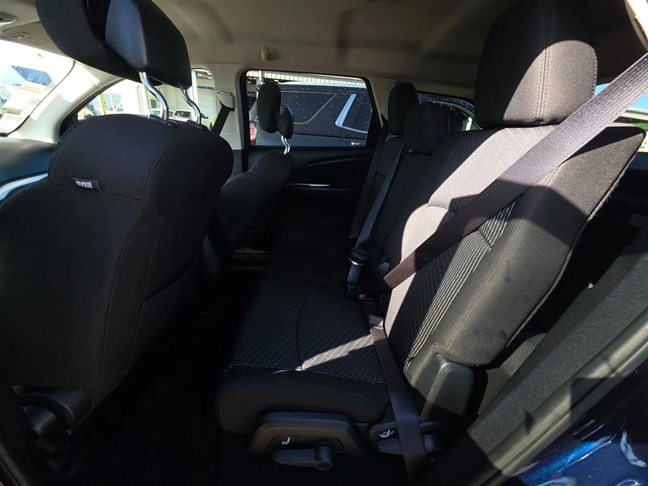 Used 2017 Dodge Journey SE image 18