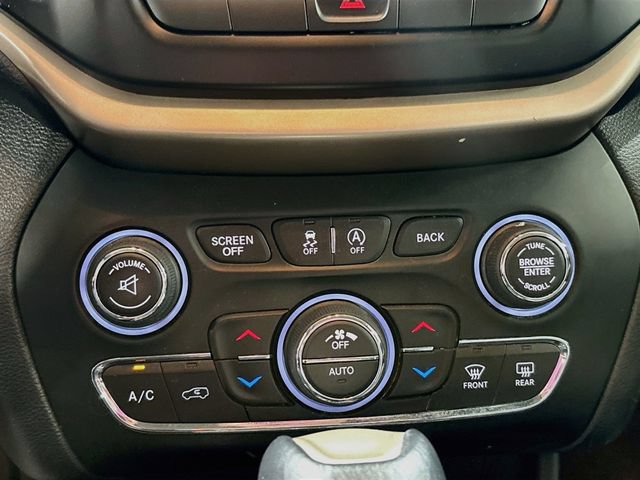 Used 2015 Jeep Cherokee Limited FWD image 15