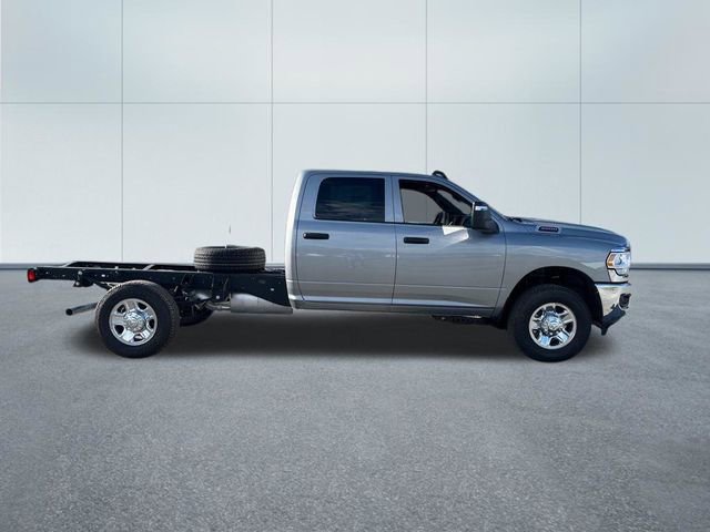 Used 2023 RAM 3500 Tradesman w/ Chrome Appearance Group AWD/4WD image 11