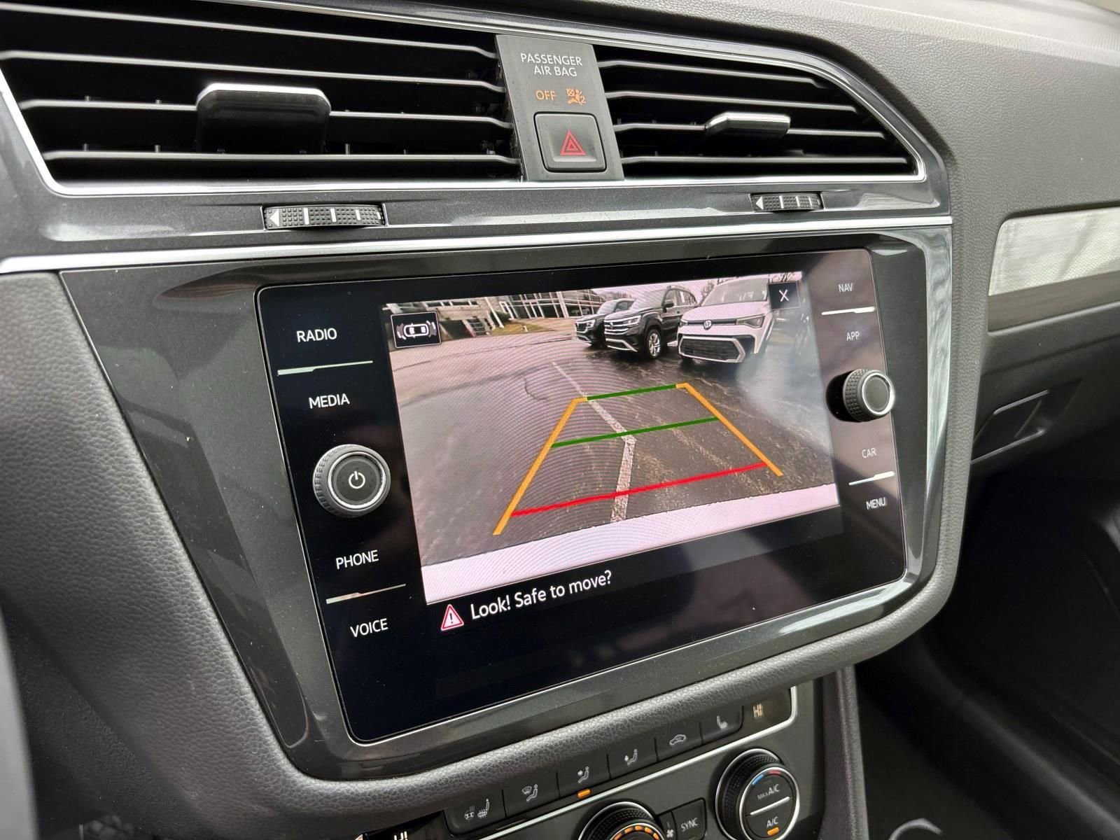 Used 2021 Volkswagen Tiguan SEL image 21