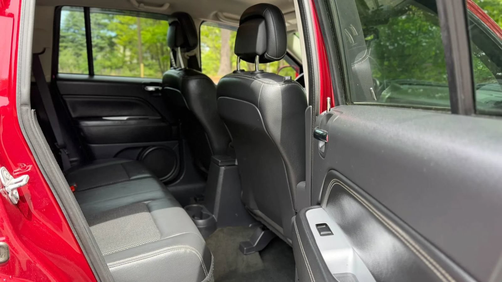 Used 2016 Jeep Compass Latitude AWD/4WD image 12
