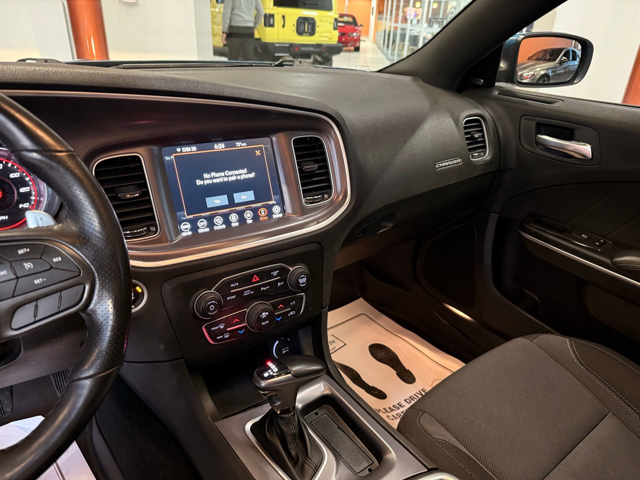 Used 2022 Dodge Charger SXT w/ Navigation & Travel Group image 40