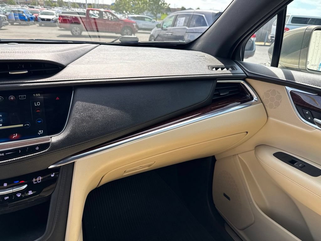Used 2018 Cadillac XT5 Luxury w/ Driver Awareness Package AWD/4WD image 27