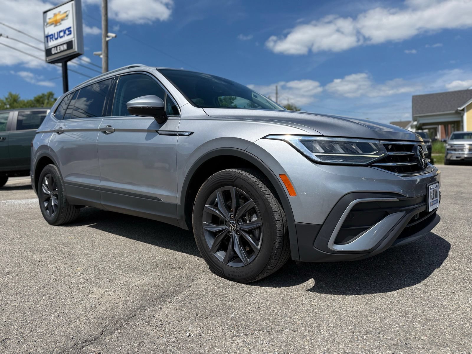 Used 2022 Volkswagen Tiguan SE AWD/4WD image 9