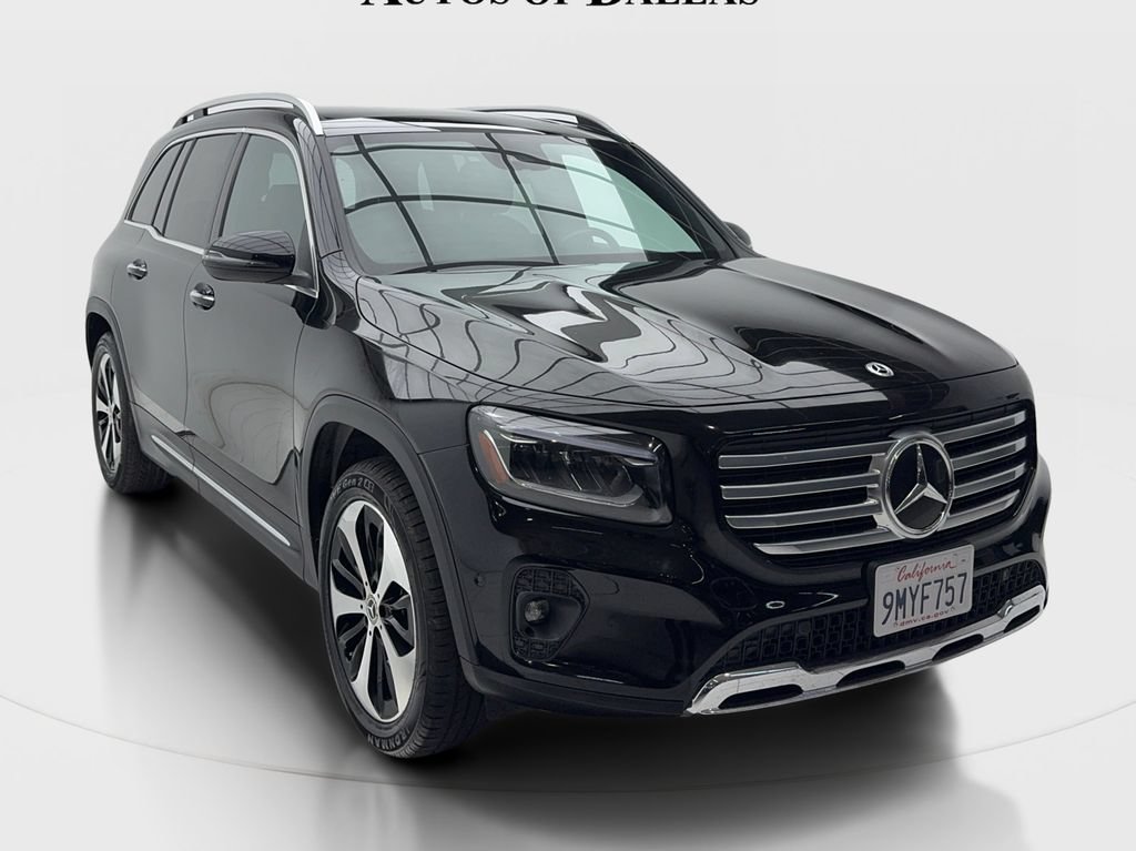 Used 2025 Mercedes-Benz GLB 250 4MATIC image 2