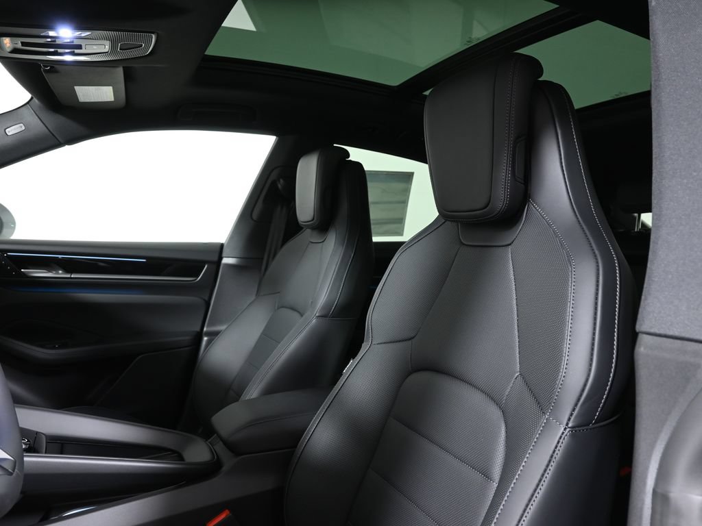 New 2026 Porsche Macan 4 Electric AWD/4WD image 14